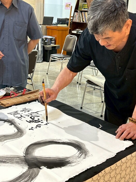 【新聞稿】「心流之境Ⅰ～達人講座暨揮毫展演」吳季如揮灑筆墨展現書藝魅力圖片